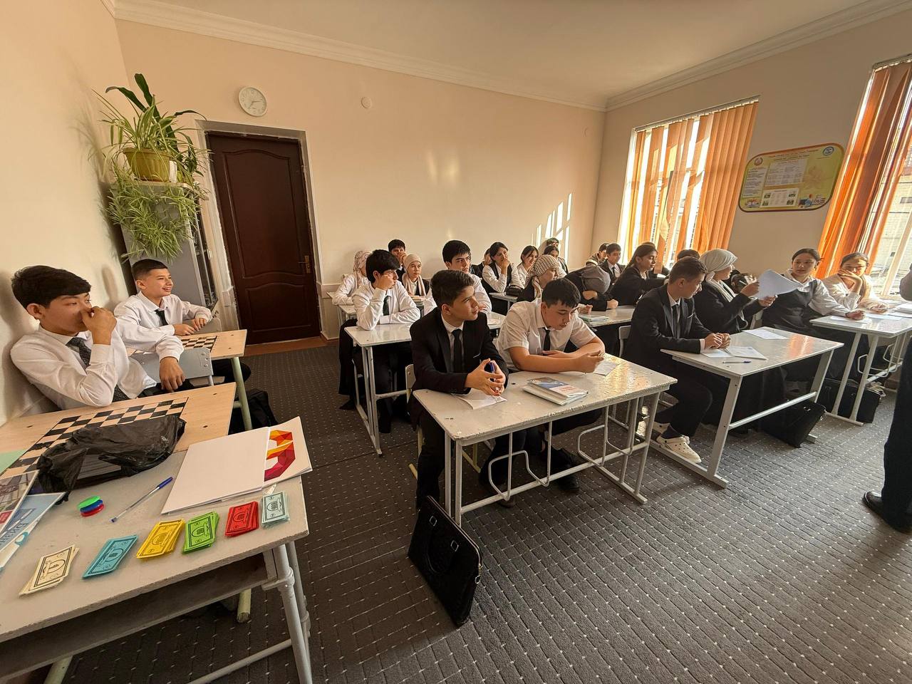 изображение в центре параграфа